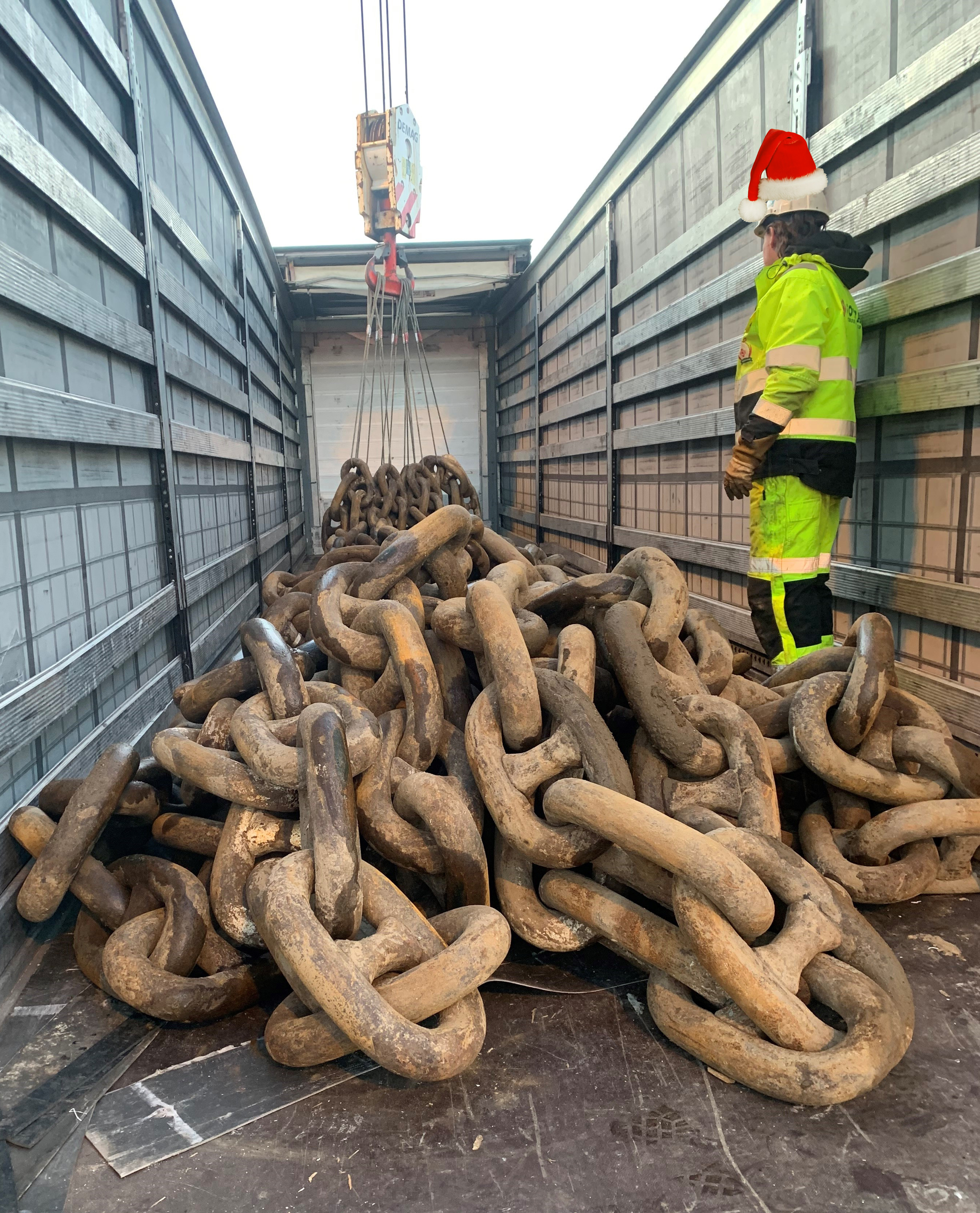 76 mm anchor chain loaded on to a truck